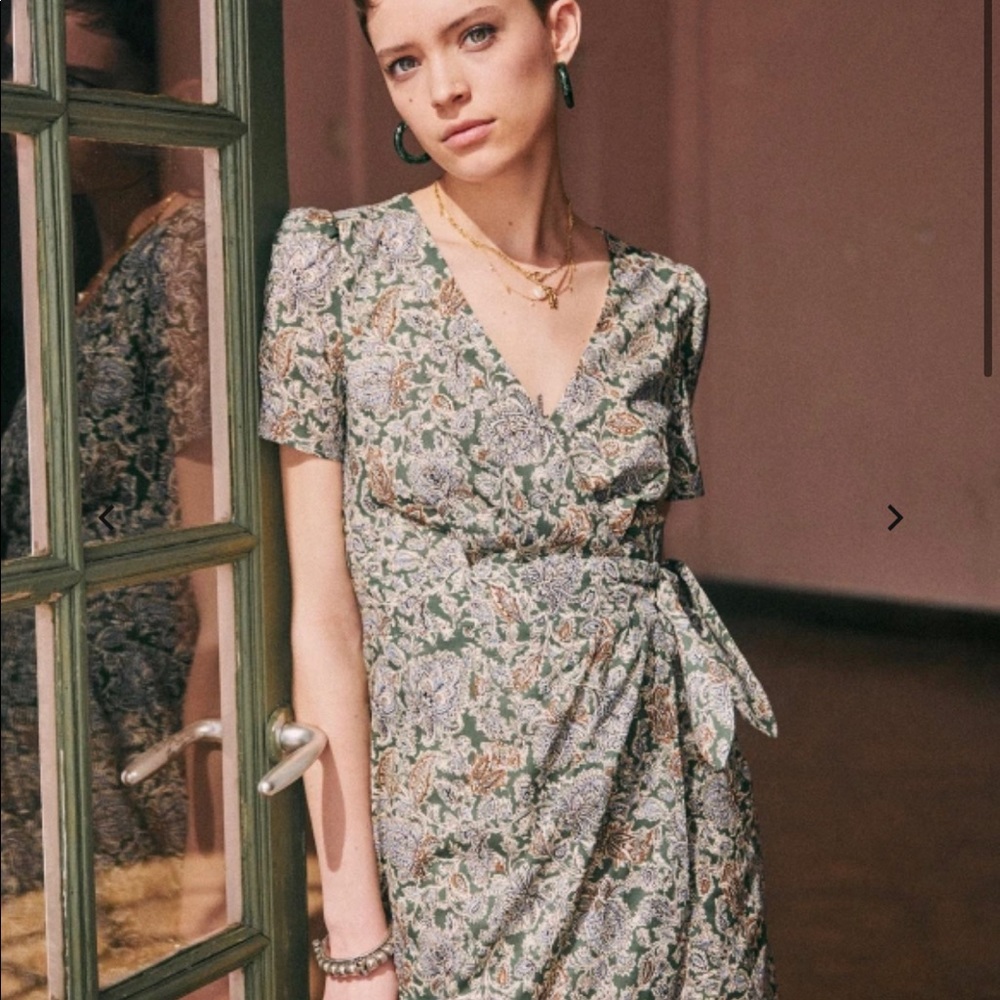 ISO Delhi Dress 38/40